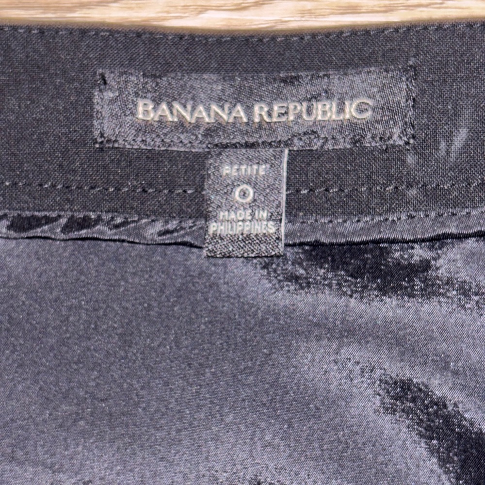 NWOT✨ banana republic BLACK LIGHTWEIGHT WOOL PENCIL SKIRT size 0P - Picture 7 of 7